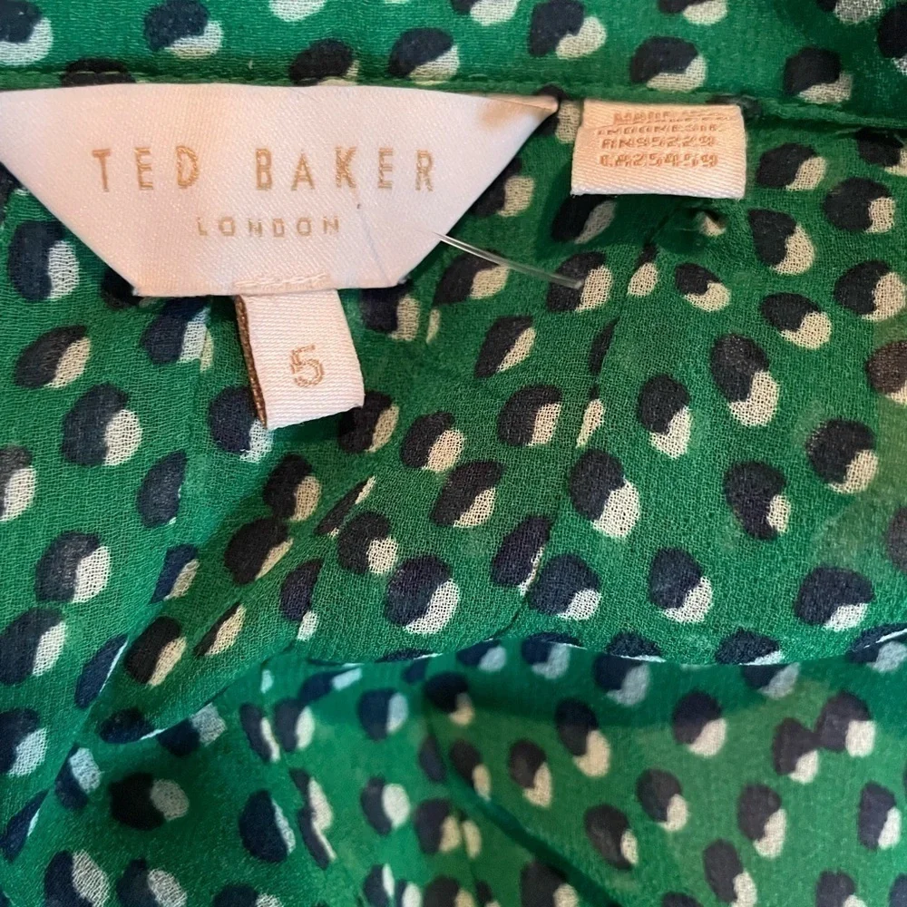 𝅺tom Baker green sheer cover up